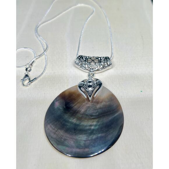 Shell necklace, Shell jewelry, Coastal necklace, Coastal jewelry, - Picture 1 of 3
